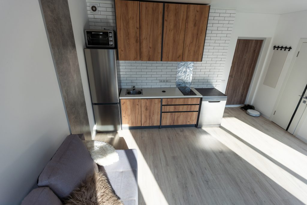 Cleaning Tips for Small Apartments: Make Your Space Feel Bigger 6 small apartment cleaning tips